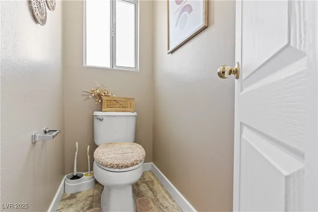 $3,000 | 131 East Tamarack Drive, Henderson, NV 89002