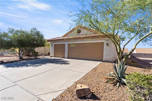 $3,000 | 131 East Tamarack Drive, Henderson, NV 89002