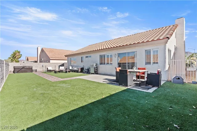 $3,000 | 131 East Tamarack Drive, Henderson, NV 89002