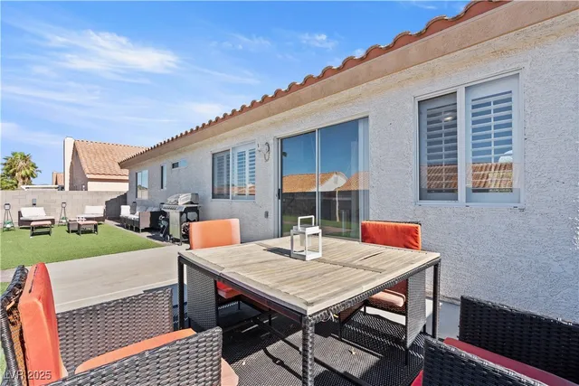 $3,000 | 131 East Tamarack Drive, Henderson, NV 89002