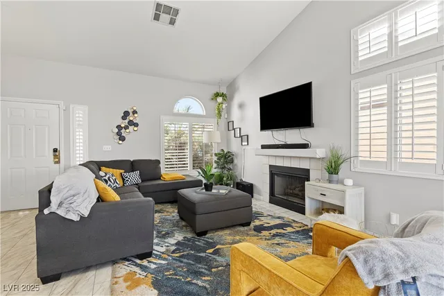 $3,000 | 131 East Tamarack Drive, Henderson, NV 89002