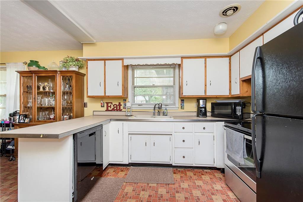 831 Longfellow Road Anderson, IN 46011 - Photo 9 of 23 Gallery Image 9