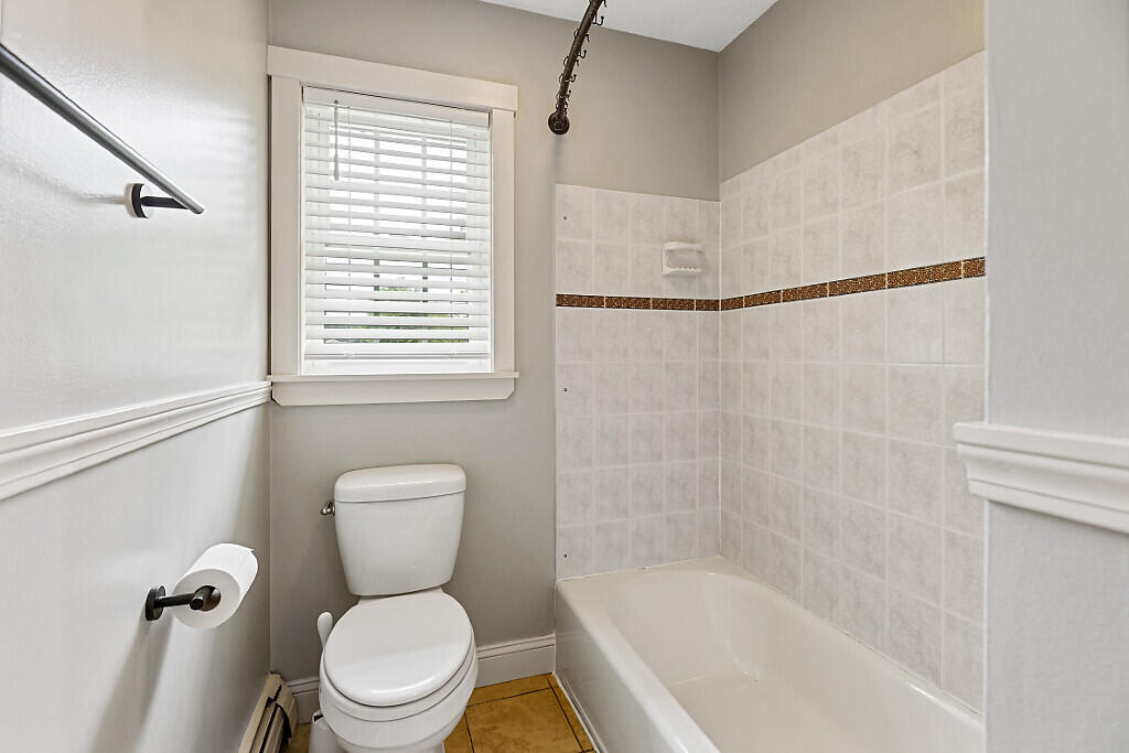 23 West Hill Road Gardiner, ME 04345 - Photo 14 of 42 11_BP5A4134_DxO_mls