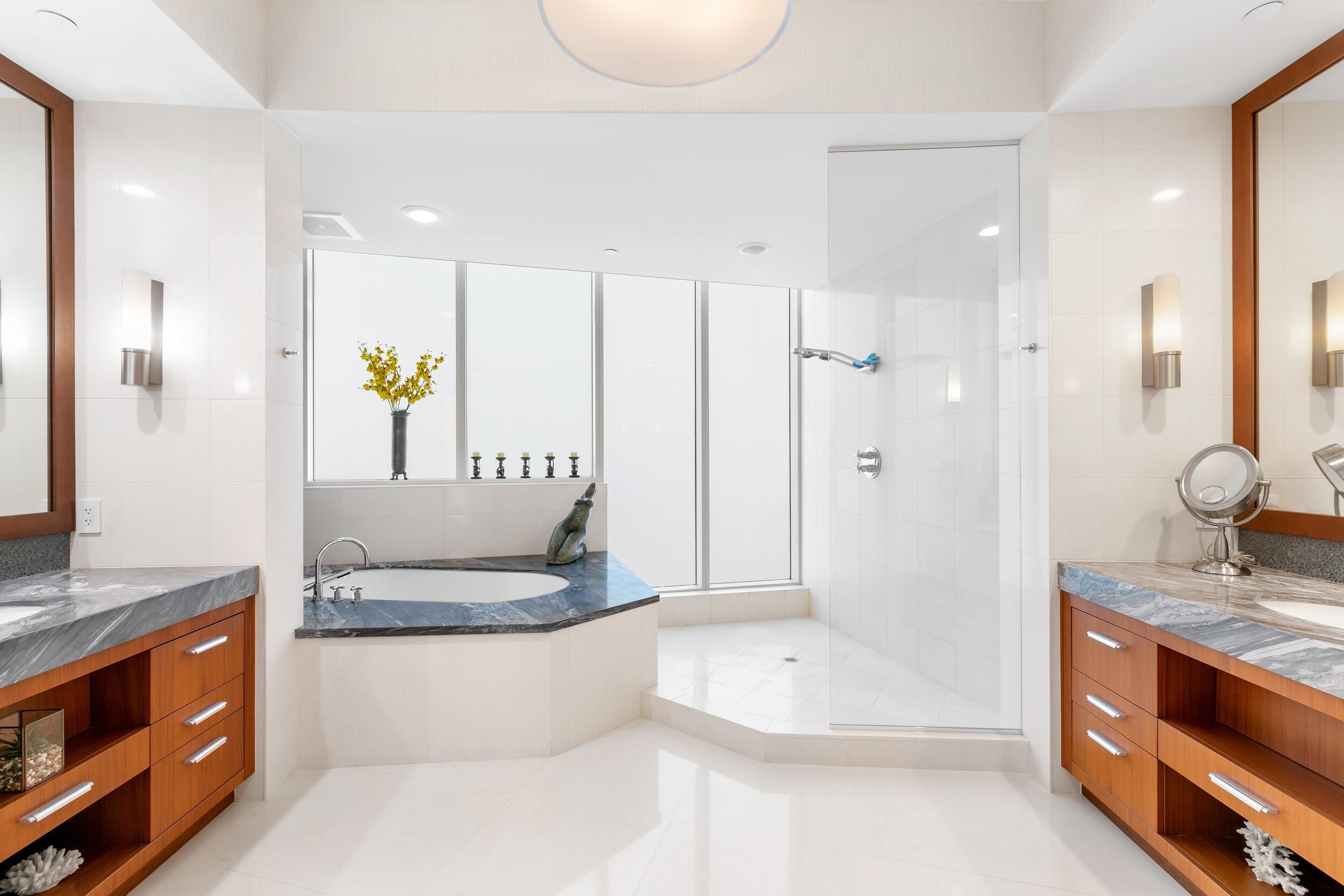 1000 South Ocean Boulevard, Unit 408 Boca Raton, FL 33432 - Photo 21 of 44 PRIMARY BATHROOM