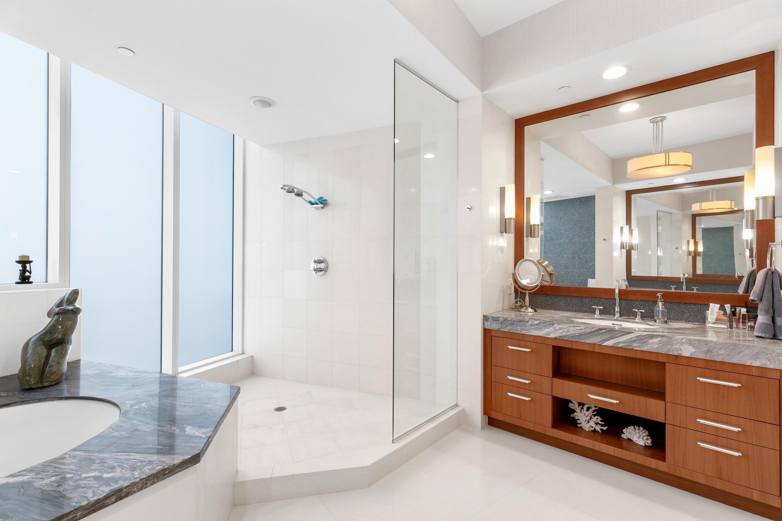 1000 South Ocean Boulevard, Unit 408 Boca Raton, FL 33432 - Photo 23 of 44 PRIMARY BATHROOM
