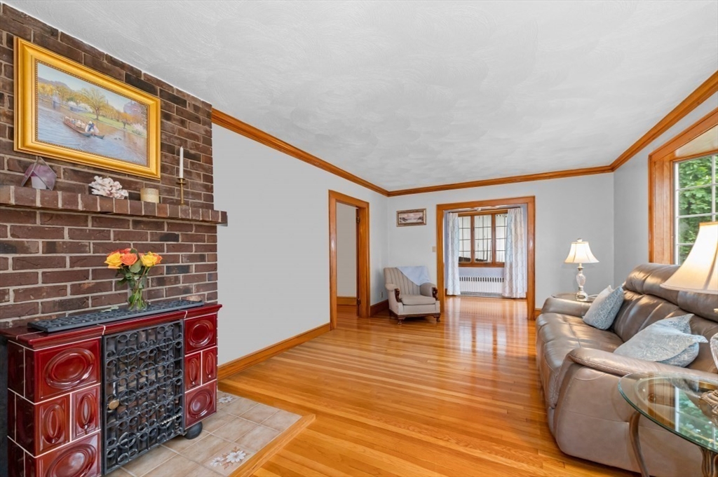 42 Pilgrim Road Medford, MA 02155 - Photo 10 of 36 Gallery Image 10