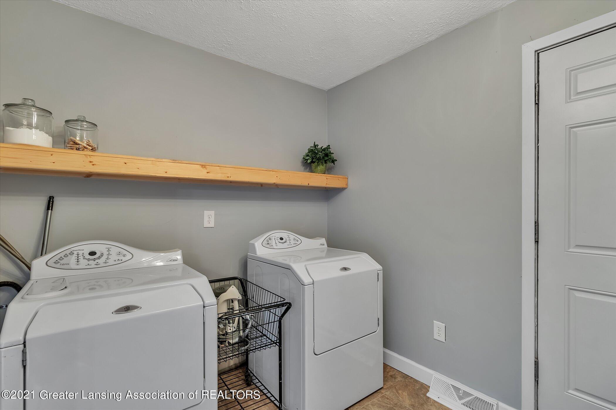 5128 West Columbia Road Mason, MI 48854 - Photo 19 of 61 20-5128 W Columbia Rd-Windowstill Real E