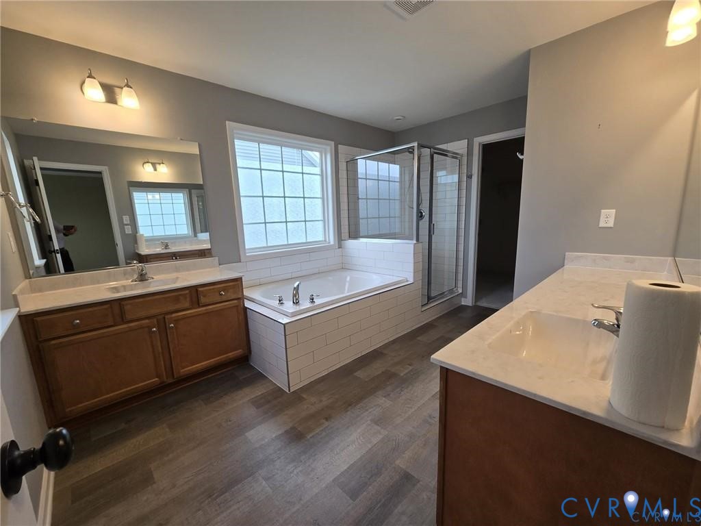 7825 Old Guild Road Richmond, VA 23237 - Photo 19 of 27 Spacious bathroom featuring dual vanities with int