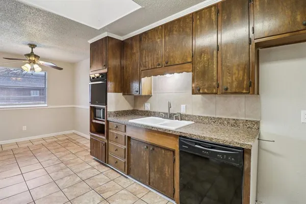 $249,000 | 413 Glenhaven Drive, Azle, TX 76020