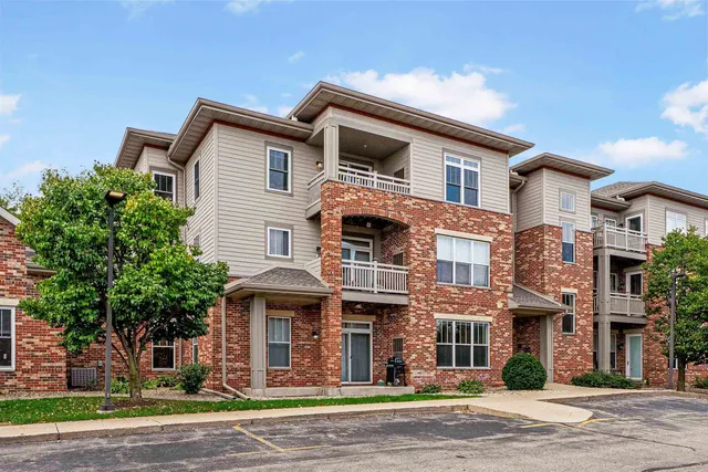 $250,000 | 101 Metro Terrace, Unit 302, Madison, WI 53718