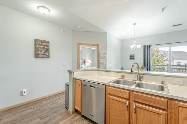 $250,000 | 101 Metro Terrace, Unit 302, Madison, WI 53718