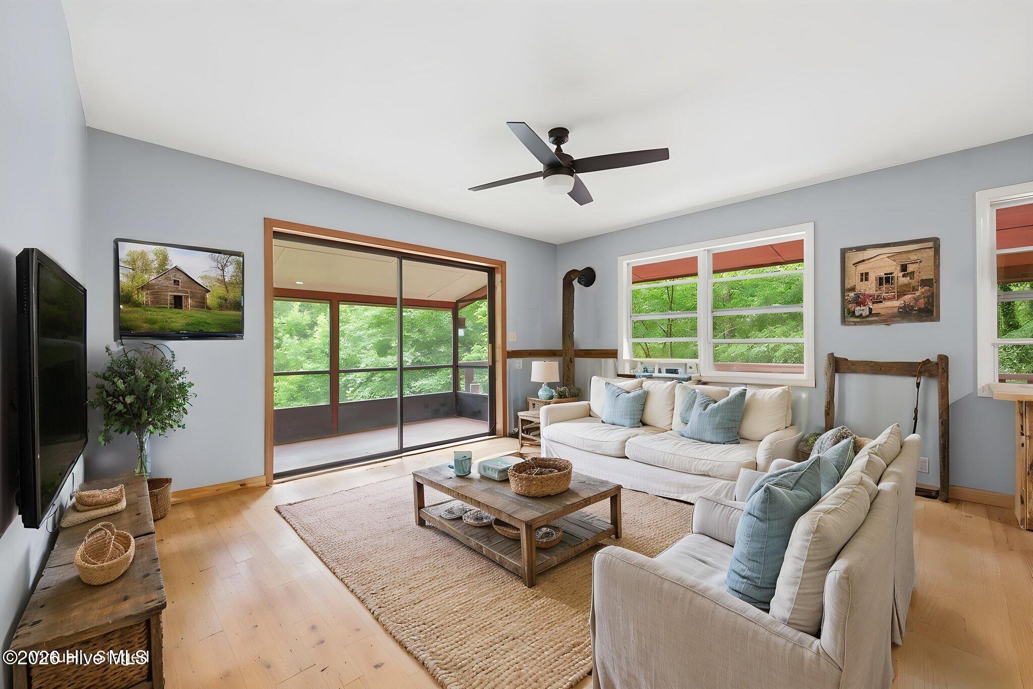 158 Mountain Stream Road Murphy, NC 28906 - Photo 14 of 40 14-web-or-mls-VDR_1287 virtually staged