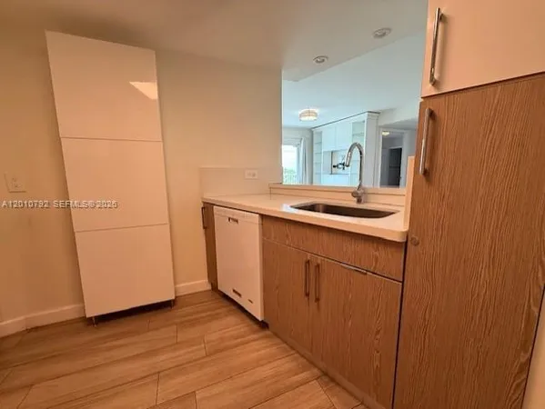 $2,500 | 2415 Northwest 16th St Road, Unit 6051, Miami, FL 33125