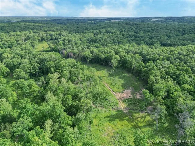 $375,000 | 17 Highway 17, Iberia, MO 65486