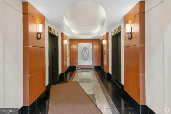$2,690 | 307 Yoakum Parkway, Unit 920, Alexandria, VA 22304