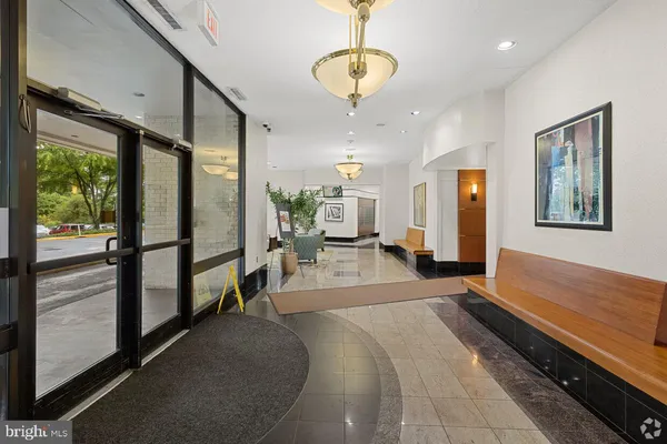 $2,690 | 307 Yoakum Parkway, Unit 920, Alexandria, VA 22304