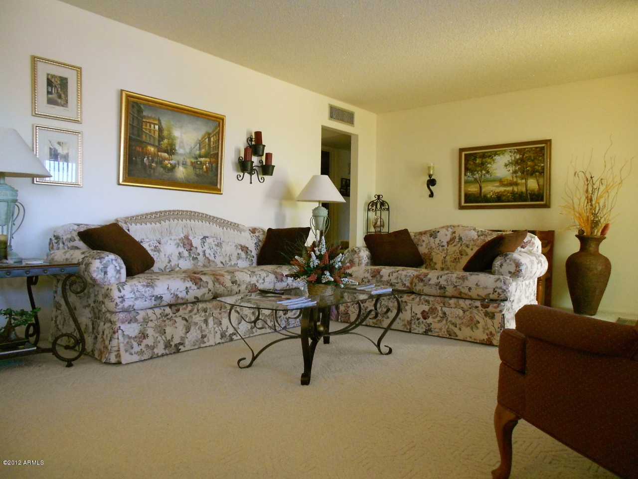 6552 East Decatur Street Mesa, AZ 85205 - Photo 5 of 27 living room