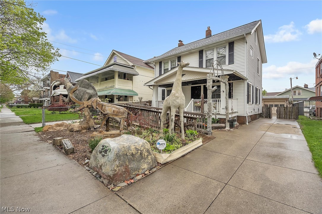 3553 Bosworth Road Cleveland, OH 44111 - Photo 4 of 32 Gallery Image 4