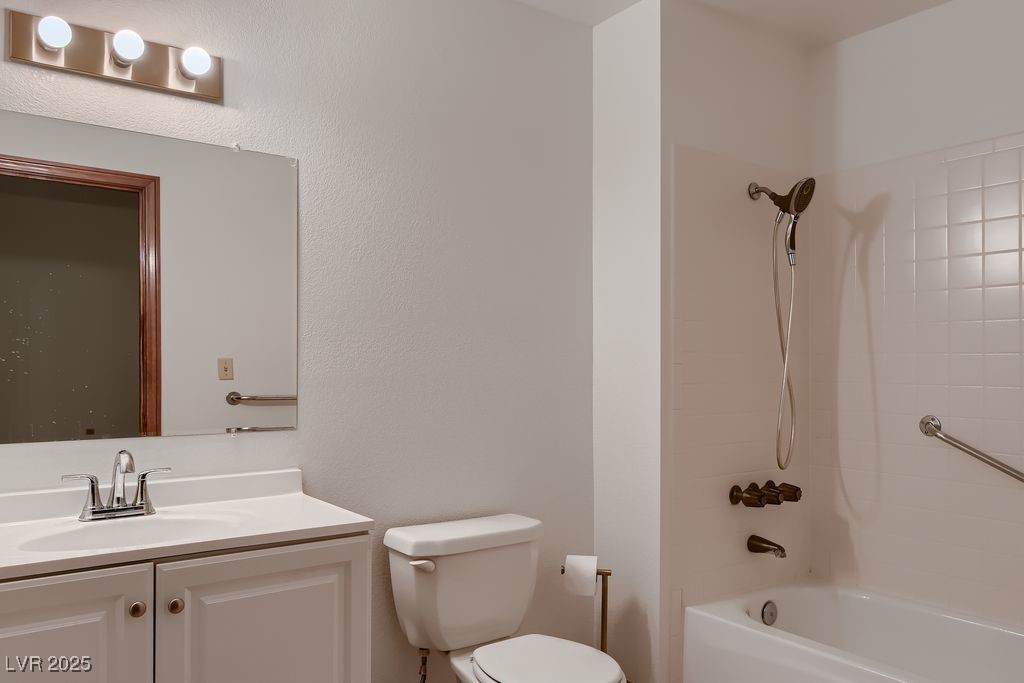 1 Quail Run Road Henderson, NV 89014 - Photo 29 of 82 Adjacent full bath