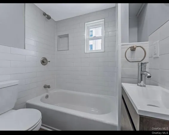 $5,950 | 6 East Barclay Street, Hicksville, NY 11801