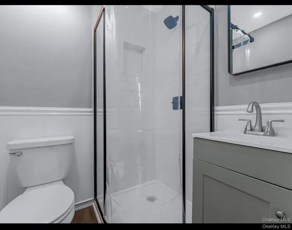 $5,950 | 6 East Barclay Street, Hicksville, NY 11801