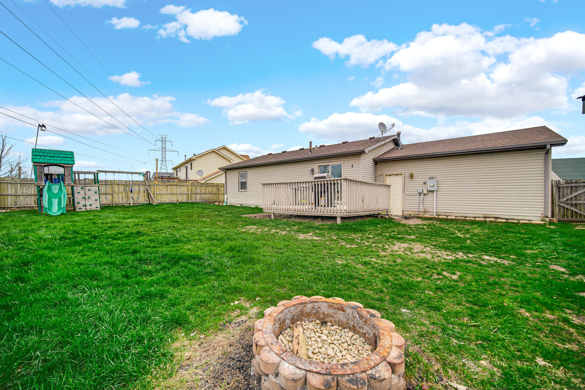 379 Rainier Road Valparaiso, IN 46385 - Photo 11 of 12 1920x1280