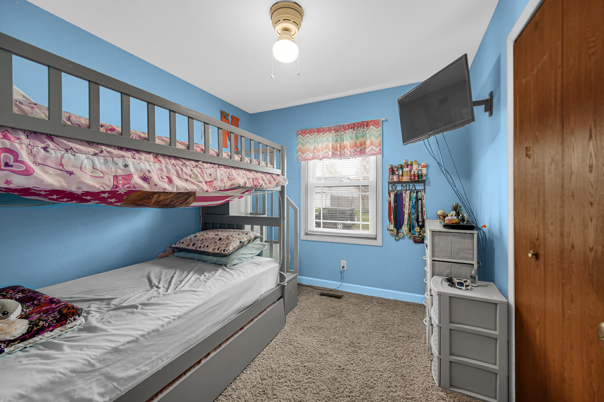 379 Rainier Road Valparaiso, IN 46385 - Photo 10 of 12 1920x1280