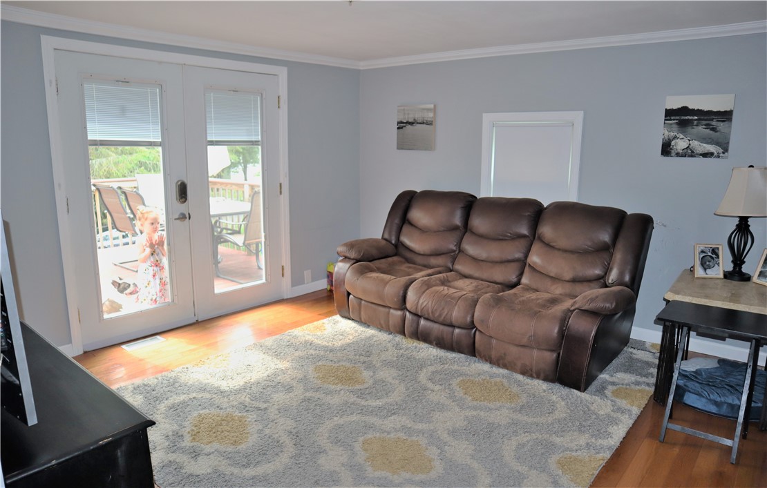 22 Narragansett Road Cumberland, RI 02864 - Photo 9 of 25