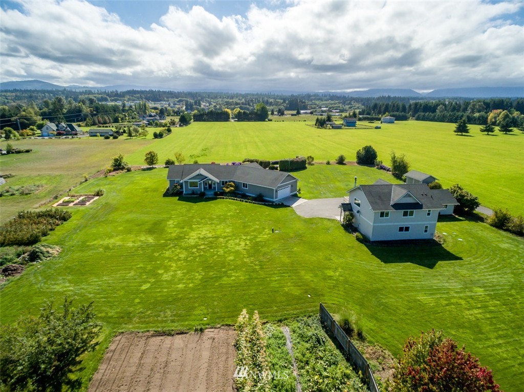 532 Heuhslein Road Port Angeles, WA 98362 - Photo 4 of 25 Gallery Image 4
