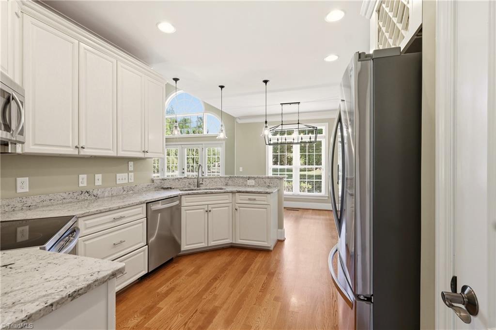 7492 Bethel View Court Oak Ridge, NC 27310 - Photo 17 of 46 Kitchen