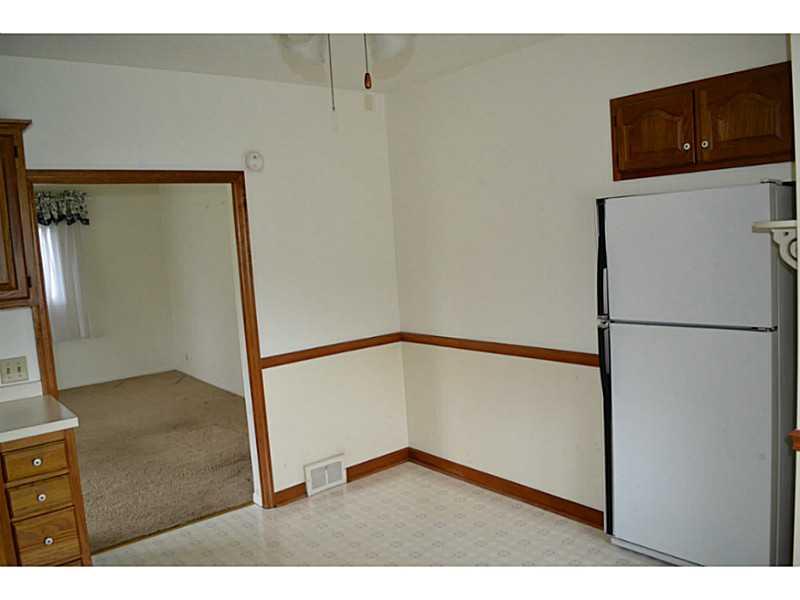 203 Kyle Road Valencia, PA 16059 - Photo 6 of 21 Kitchen.