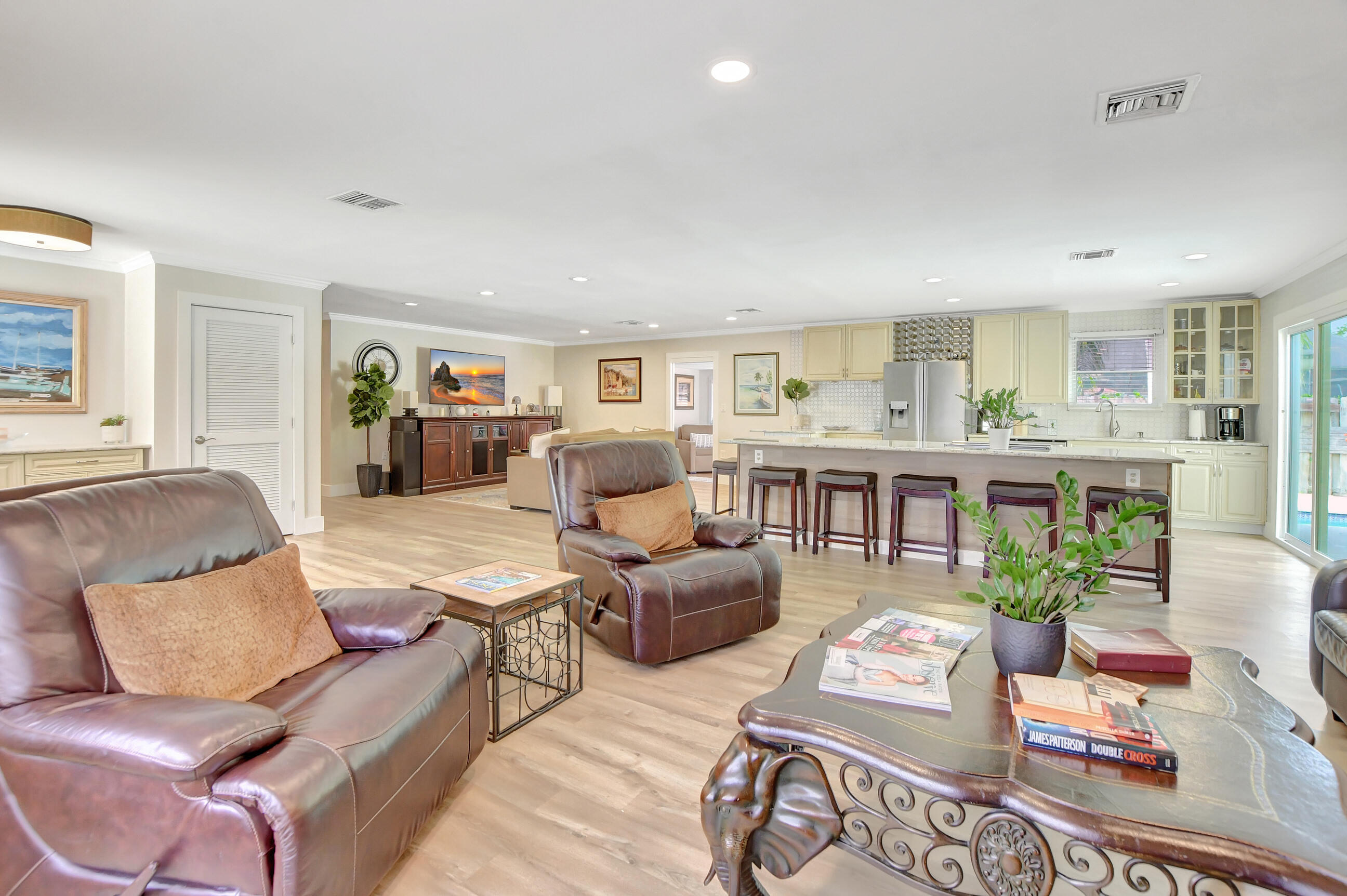 1599 Isabel Este Road Boca Raton, FL 33486 - Photo 11 of 30 LIVING ROOM/DINING AREA
