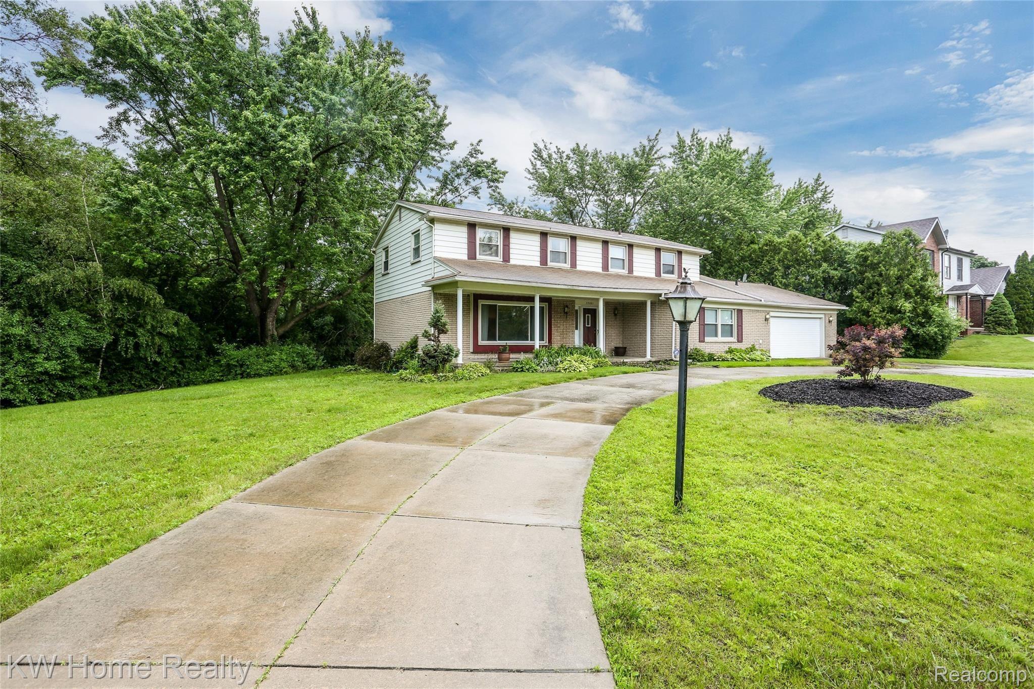 25861 Beecham Road Farmington, MI 48336 - Photo 2 of 33 25861 Beecham Rd - Welcome home!