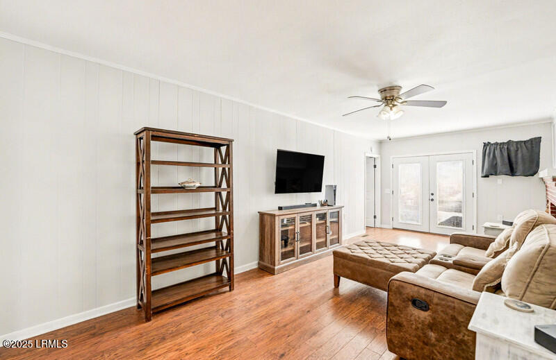 411 Willard Street Hampton, SC 29924 - Photo 18 of 43 living roo .5a