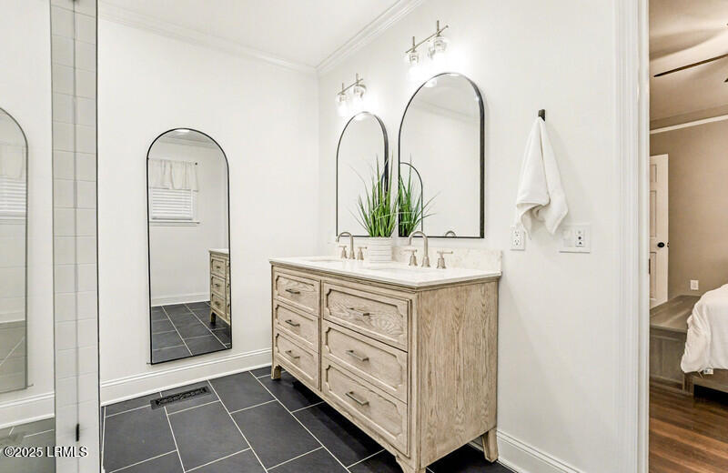 411 Willard Street Hampton, SC 29924 - Photo 22 of 43 master bath