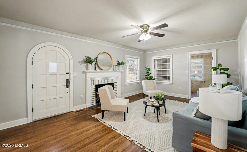411 Willard Street Hampton, SC 29924 - Photo 3 of 43 Living room 2