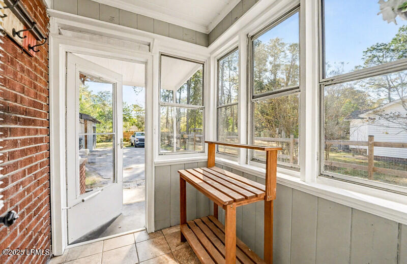 411 Willard Street Hampton, SC 29924 - Photo 34 of 43 sunroom