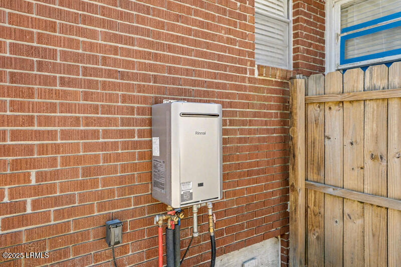 411 Willard Street Hampton, SC 29924 - Photo 35 of 43 tankless