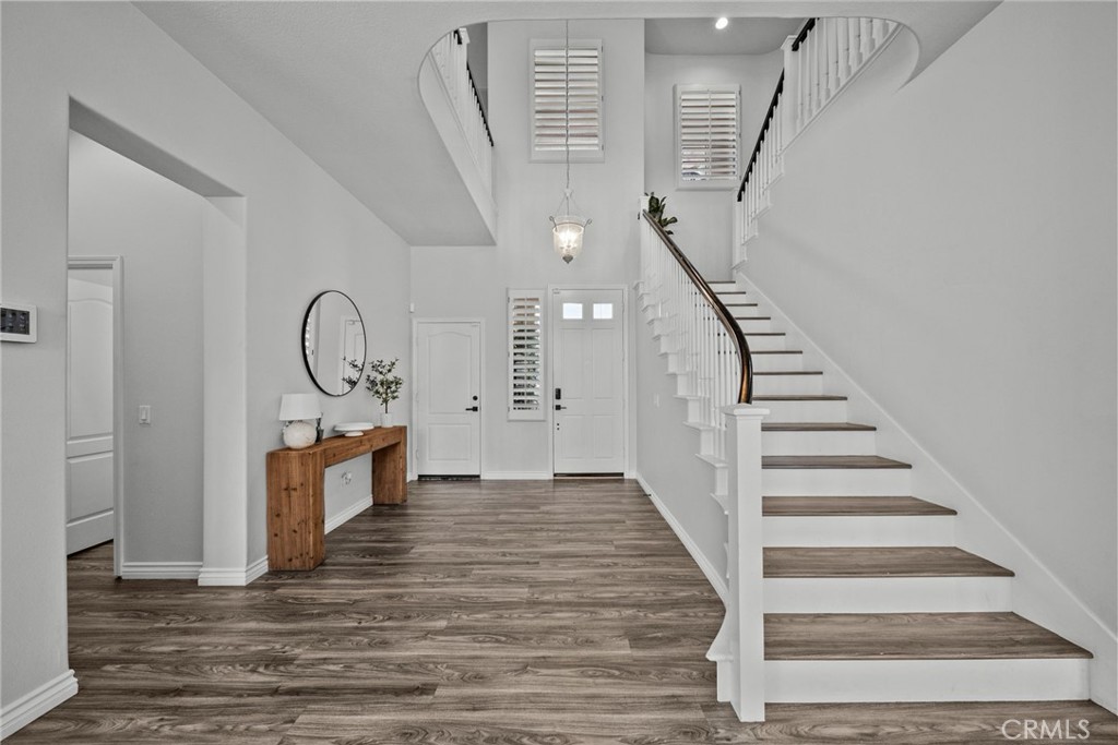 28251 Infinity Circle Saugus, CA 91390 - Photo 1 of 63 Gallery Image 1