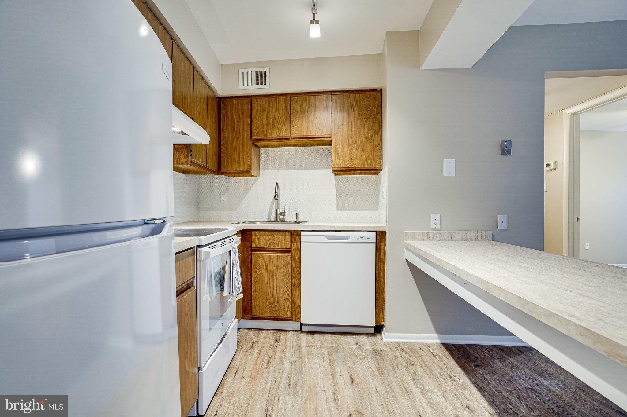 5808 Royal Ridge Drive, Unit Q Springfield, VA 22152 - Photo 9 of 25 Gallery Image 9