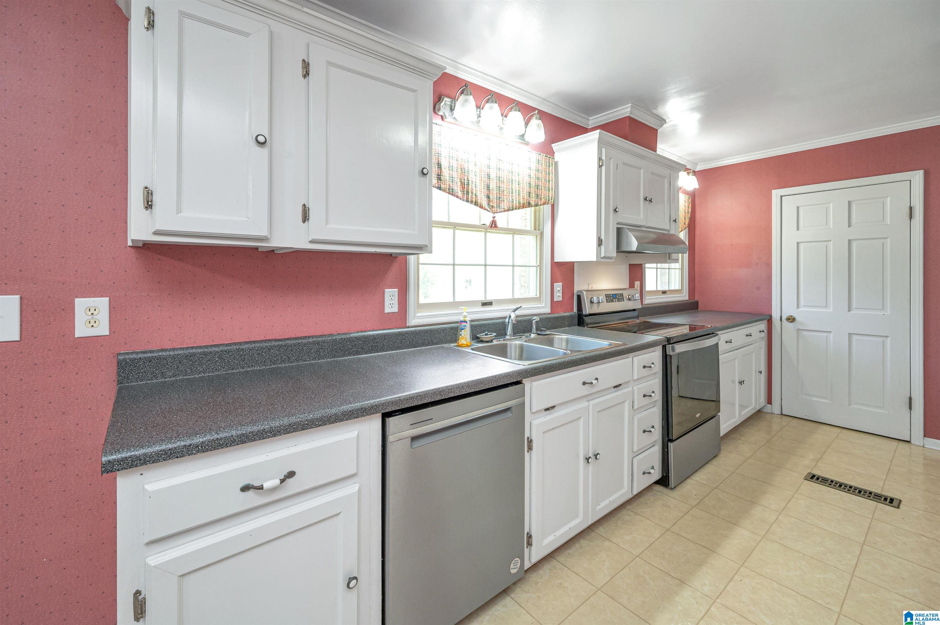 6907 G & H Road Bessemer, AL 35022 - Photo 5 of 44