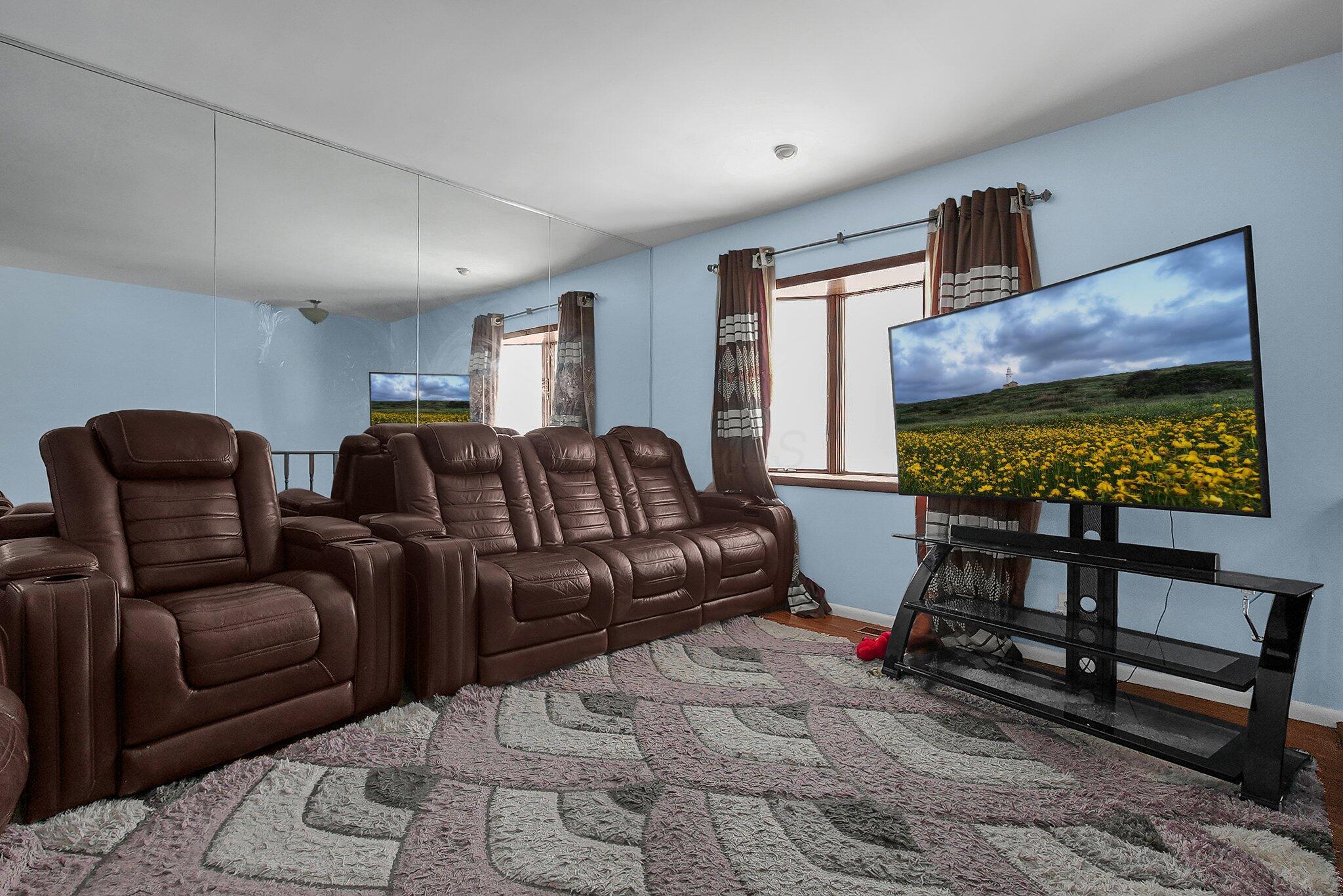 390 Lincolnshire Road Columbus, OH 43230 - Photo 5 of 32 5-web-or-mls-390-lincolnshire-rd