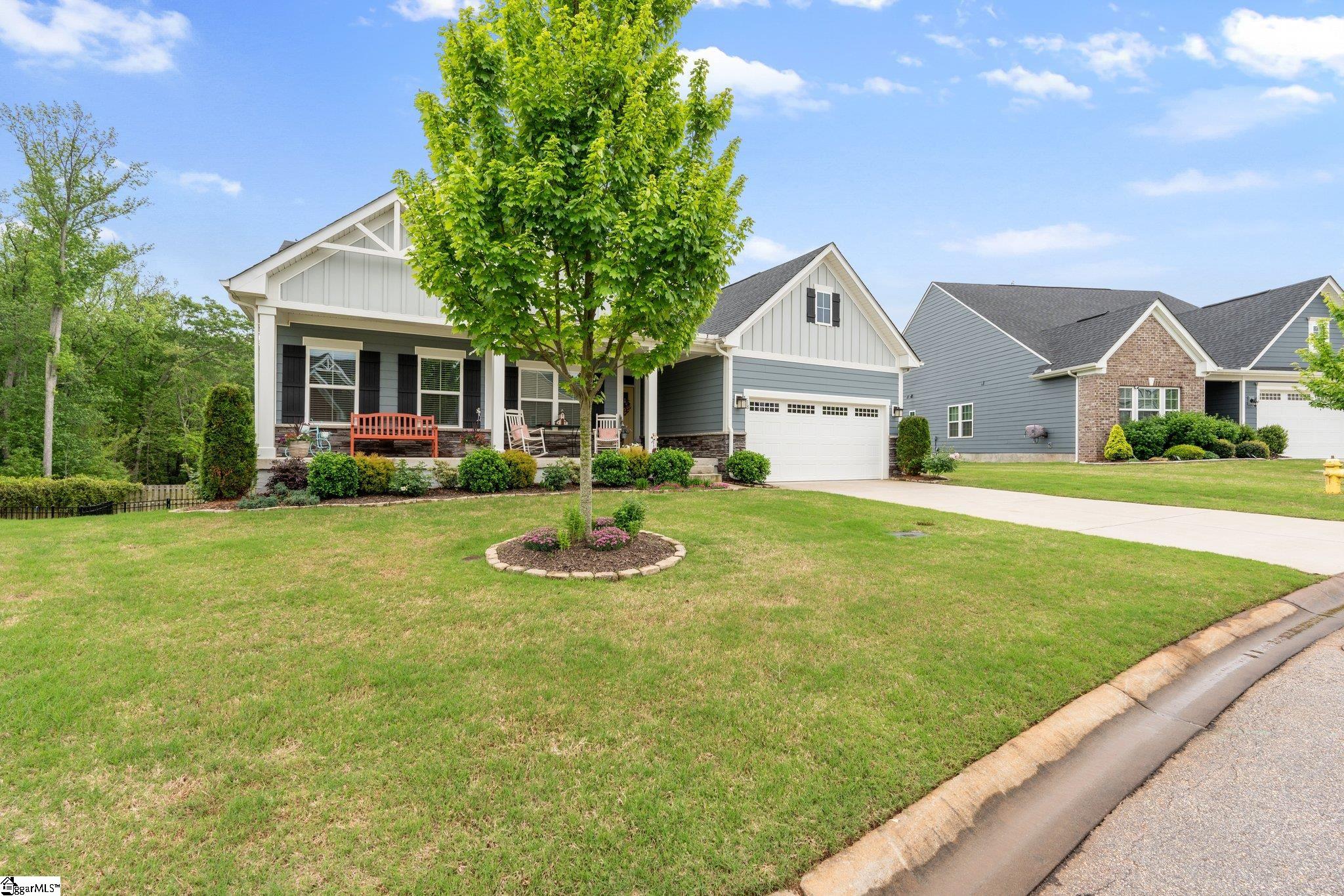 18 Pequot Drive Greenville, SC 29607 - Photo 2 of 36