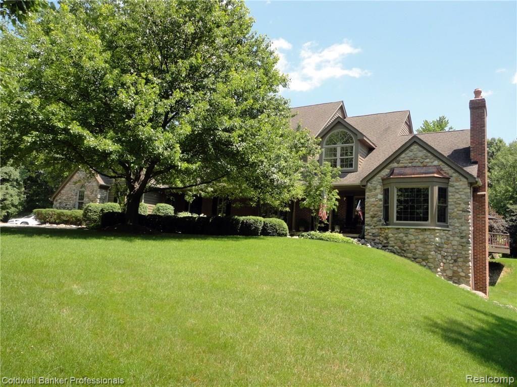 9150 Fox Hollow Road Clarkston, MI 48348 - Photo 5 of 58 Welcome Home!
