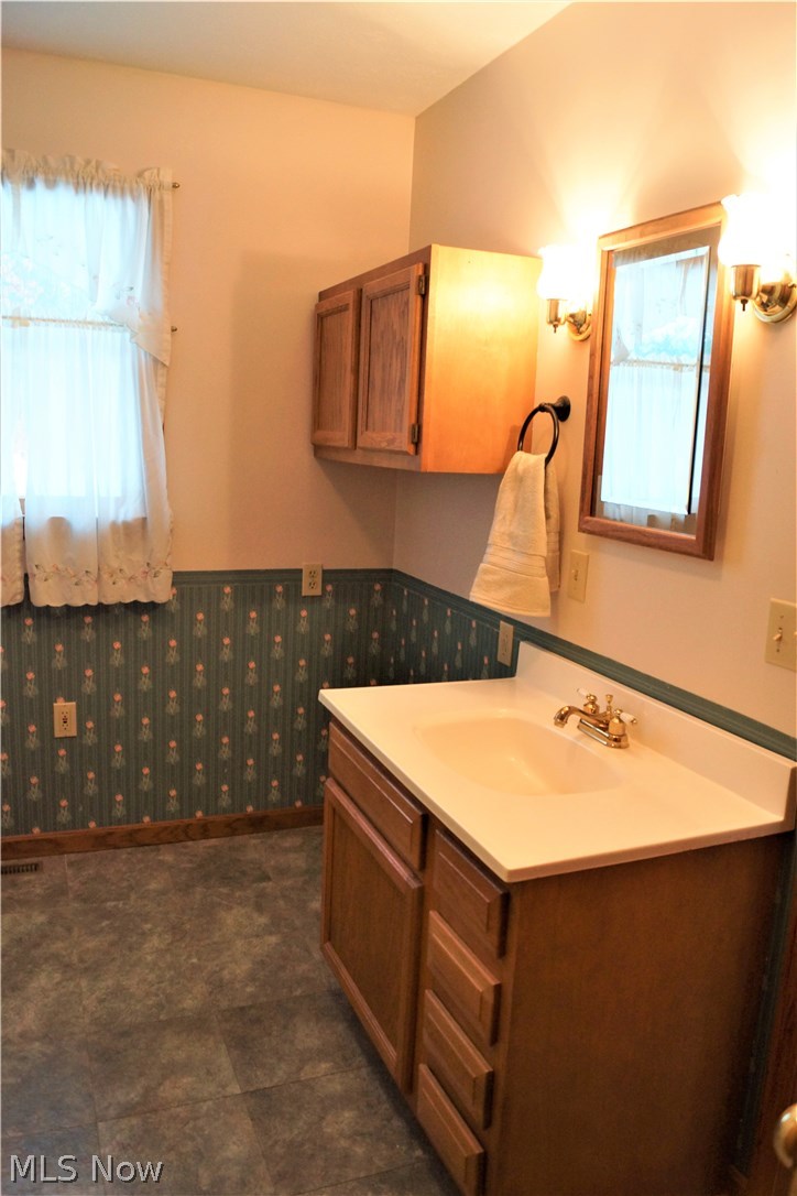 11044 Walker Road Minerva, OH 44657 - Photo 18 of 28 MASTER BATH