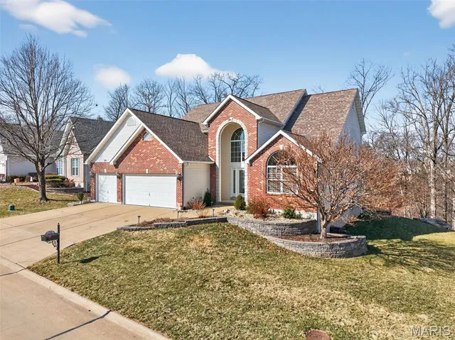 $449,000 | 295 Romaine Spring View, Fenton, MO 63026
