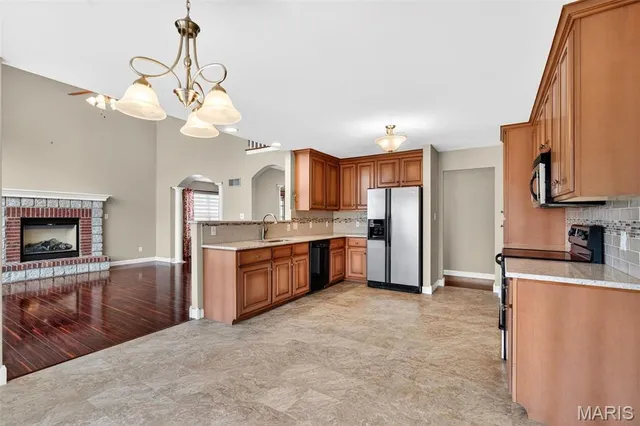 $449,000 | 295 Romaine Spring View, Fenton, MO 63026