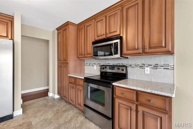 $449,000 | 295 Romaine Spring View, Fenton, MO 63026