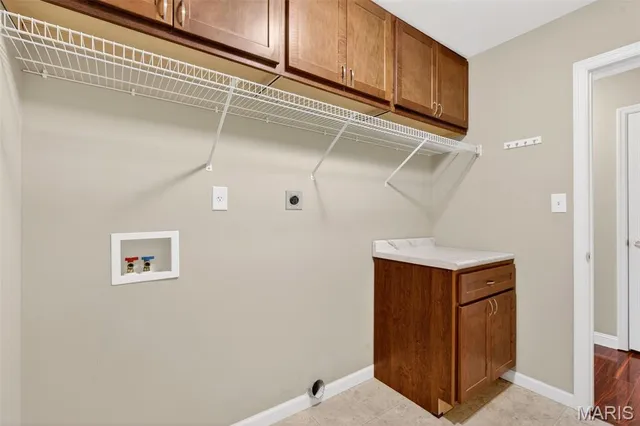 $449,000 | 295 Romaine Spring View, Fenton, MO 63026