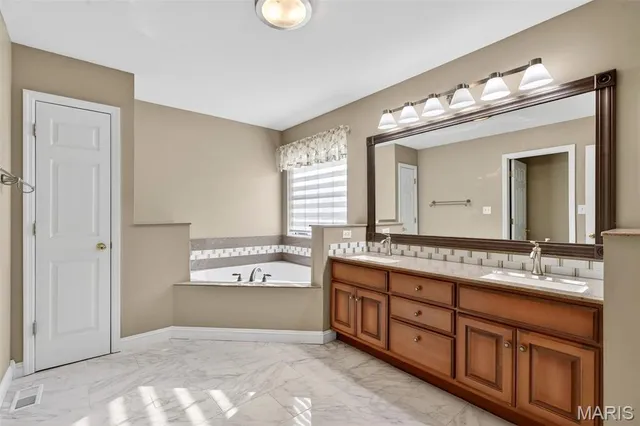 $449,000 | 295 Romaine Spring View, Fenton, MO 63026